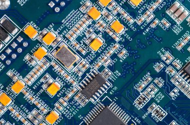 Bilgisayar anakartının mavi devre kartı arka planı