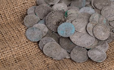 eski ortaçağ paralar hazinesi Gümüş arka plan