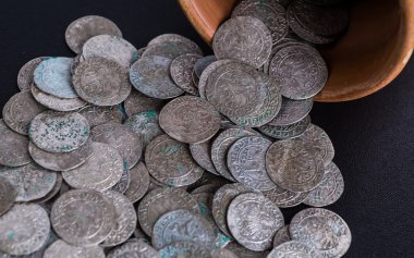 eski ortaçağ paralar hazinesi Gümüş arka plan