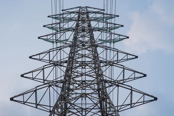 Fechar da Torre de Transmissão Elétrica — Fotografia de Stock