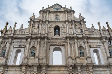 Kalıntıları Saint Paul Katedrali - Macau ünlü yerlerinden. Macau, Unesco Dünya Mirası'nın tarihi merkezini