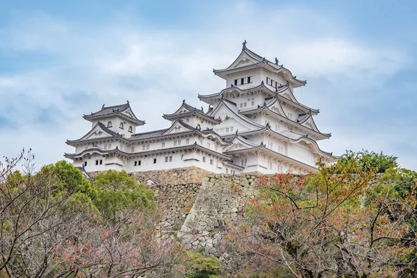 Castillo de Himeji en Japón, también llamado el castillo de garza blanca — Foto de Stock