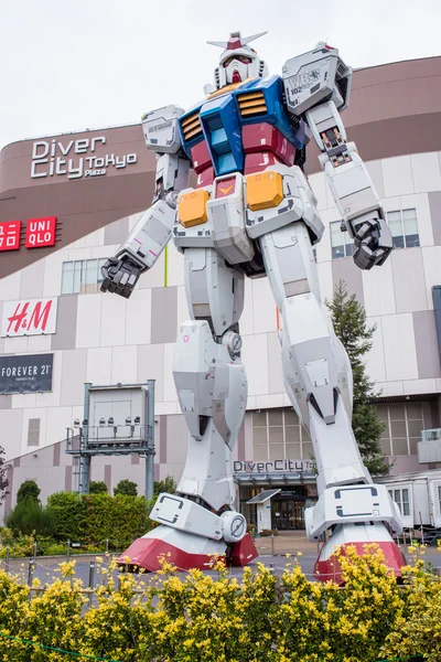 Estátua de Gundam no DivercCity Tokyo Plaza em Tóquio — Fotografia de Stock