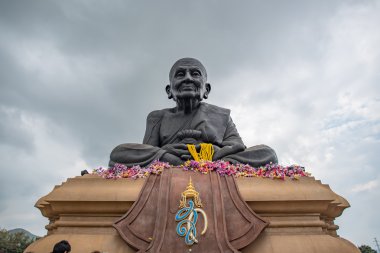 Luang Bhor Thuad Huaymongkol Tapınağı (Wathuaymongkol), Luang Bhor Thuad dünyanın en büyüğü