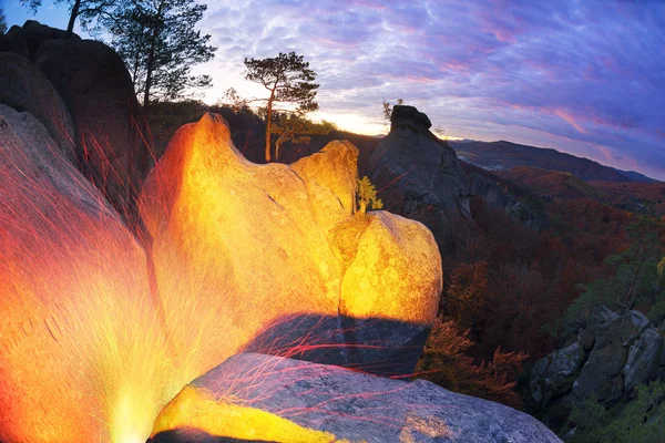 Reserva "Dovbush Rocks" perto de Bubnyshche — Fotografia de Stock