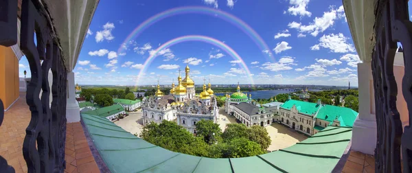 Белл башта Києво-Печерська лавра в Києві — стокове фото