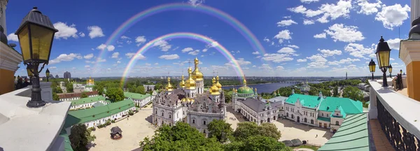 Torre de sino de Kiev-Pechersk Lavra em Kiev — Fotografia de Stock