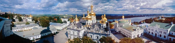 Komplex av Kiev-Pechersk Lavra — Stockfoto