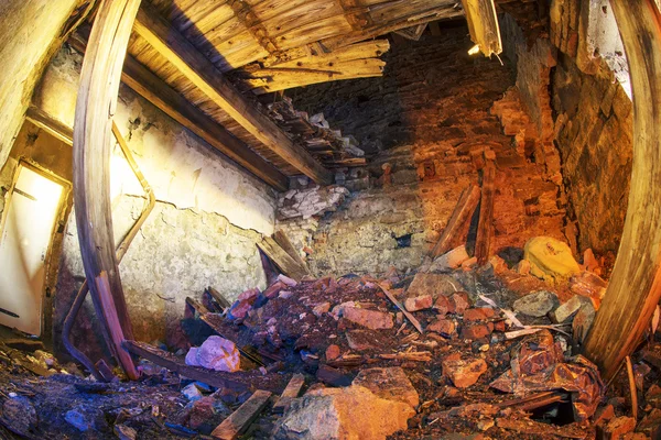 오래 된 파괴 폴란드어 전망대 룸 — 스톡 사진