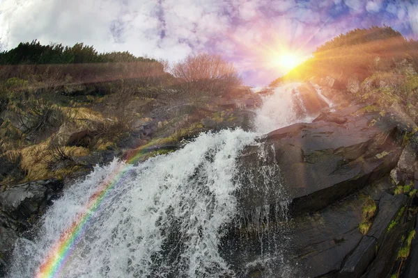 Cascade sur la rivière Prut — Photo