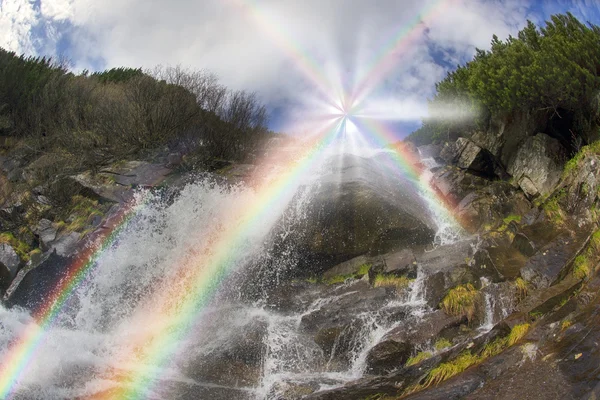 Cascade sur la rivière Prut — Photo