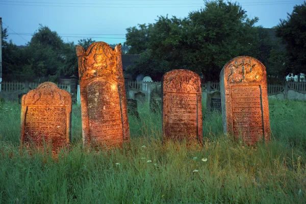 Кладовище караїмів на світанку — стокове фото