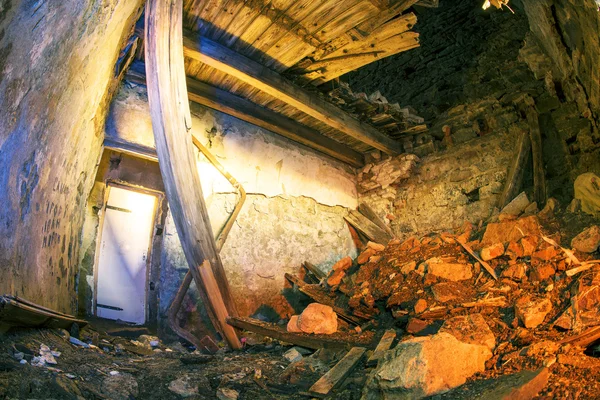 오래 된 파괴 방 — 스톡 사진