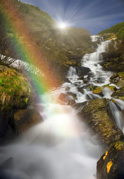 Bela cachoeira no rio Prut — Fotografia de Stock