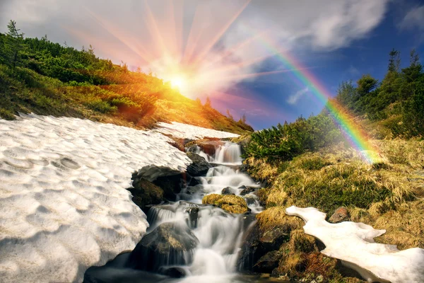 Cascade sur la rivière Prut — Photo