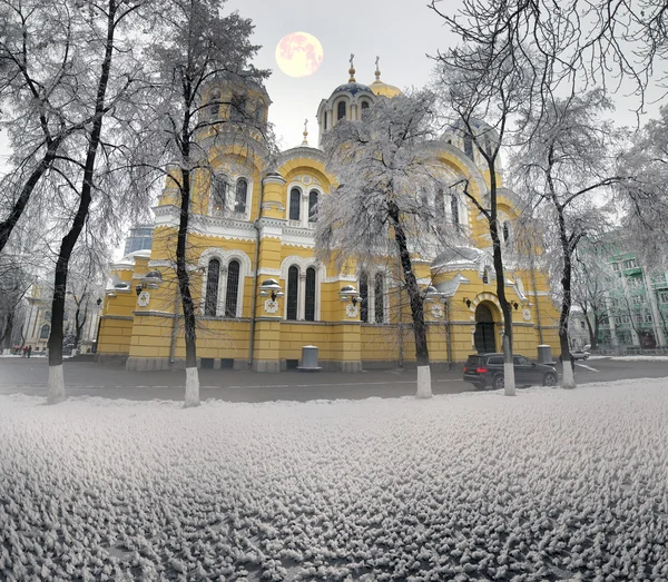 Владимирский храмовый памятник — стоковое фото