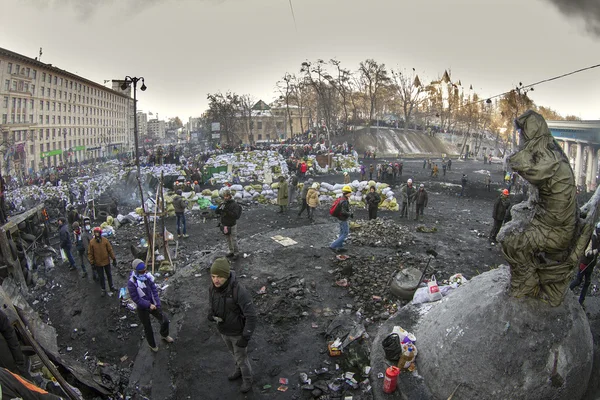 Barricades op Hrushevskoho street — Stockfoto