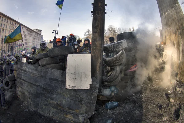 Trêve temporaire après batailles et manifestants — Photo