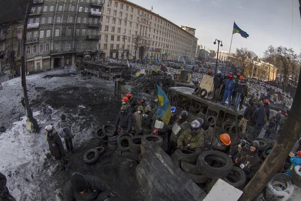 Trêve temporaire après batailles et manifestants — Photo