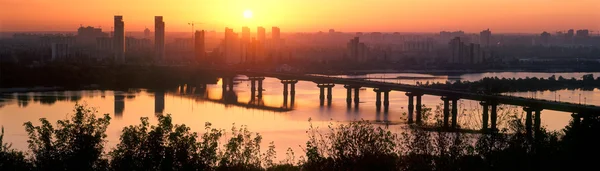 Bridge Paton at dawn — Stock Photo, Image