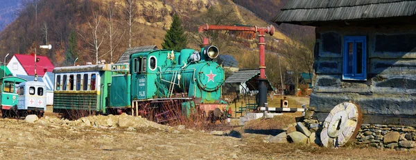 Tren vintage de los Cárpatos — Foto de Stock