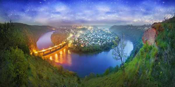 El río Dniéster serpentea — Foto de Stock