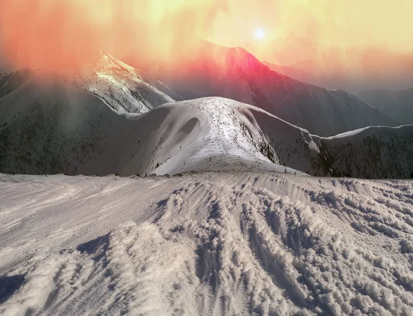 아름 다운 겨울 산 — 스톡 사진