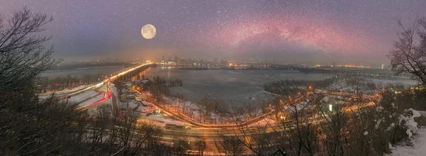 Патон Ночного моста — стоковое фото
