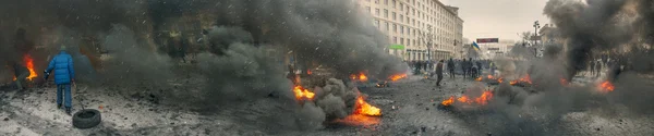 Barricadas na rua Hrushevskoho — Fotografia de Stock