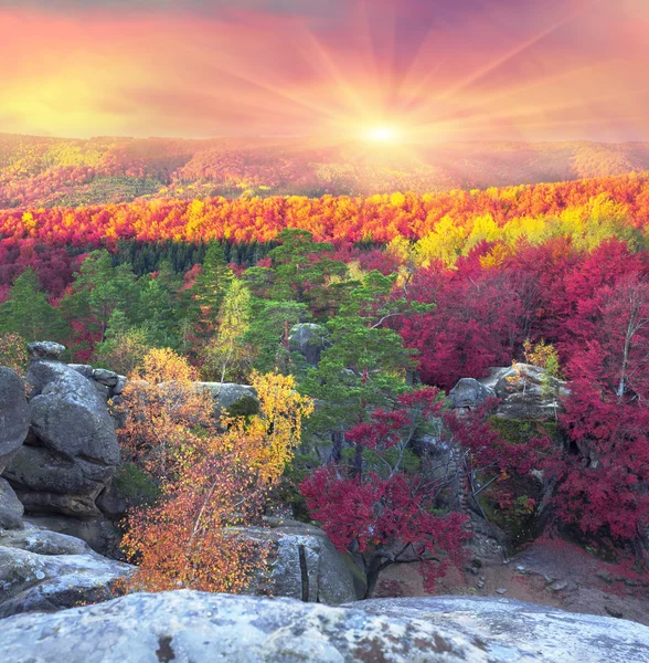 Dovbush Rocas en Bubnyshche — Foto de Stock