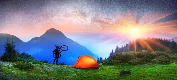 산에서 자전거 모험 — 스톡 사진