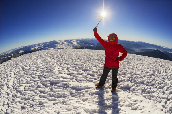 登山家が新年を祝う — ストック写真