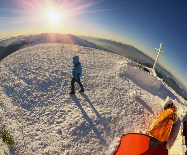 登山は、カルパティア山脈で新年を祝う — ストック写真