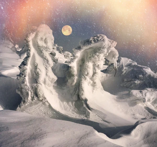 Zimní horské krajiny po vánice — Stock fotografie