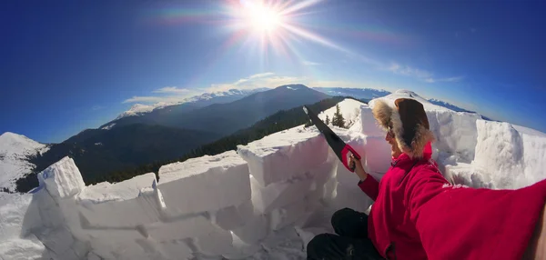 Forteresse de neige sur montagne — Photo