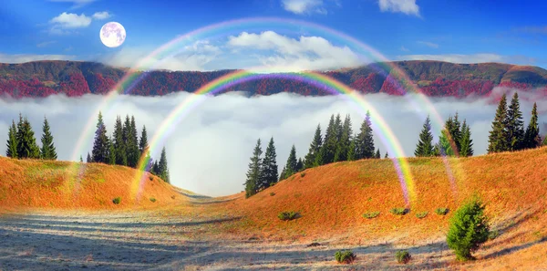 Fog in autumn mountains — Stock Photo, Image