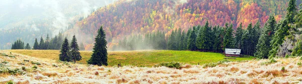 Autumn landscape with snow in mountains — Stock Photo, Image