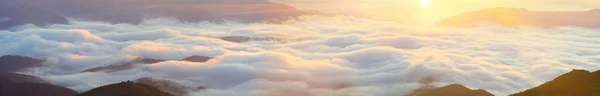 霧の美しい Chornogory リッジ — ストック写真