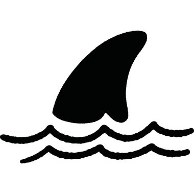 Arka planda su olan bir köpekbalığı kuyruğunun siyah beyaz görüntüsü. Tehlike ve güç kavramı, köpekbalığının keskin kuyruğu yırtıcı doğasının bir sembolüdür.