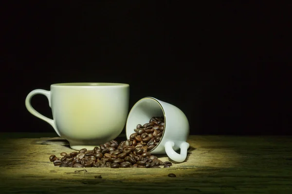 Natürmort kahve fincanı