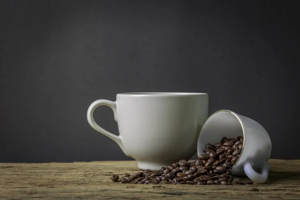 Natürmort kahve fincanı