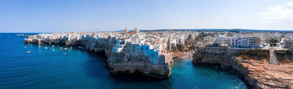 Paisaje Urbano Panorámico Aéreo Polignano Mare Región Puglia Italia Cerca —  Fotos de Stock