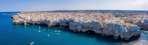 Paisaje Urbano Panorámico Aéreo Polignano Mare Región Puglia Italia Cerca —  Fotos de Stock