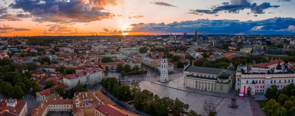 Güneşin Batışında Güzel Vilnius Eski Şehir Manzarası Şehrin Üzerinde Büyülü — Stok fotoğraf