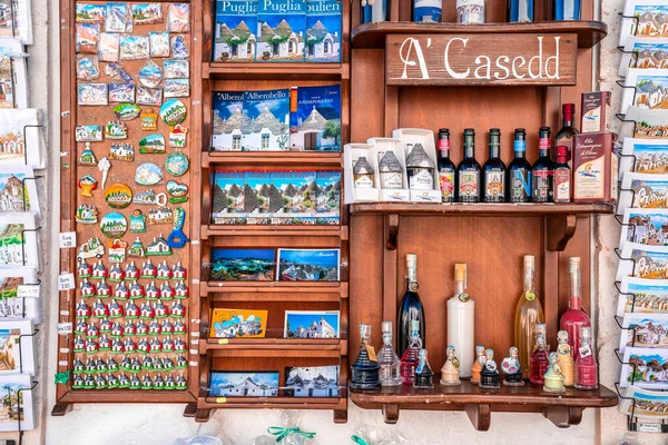 Pequeña Tienda Recuerdos Junto Las Tradicionales Casas Trulli Arbelobello Provincia — Foto de Stock