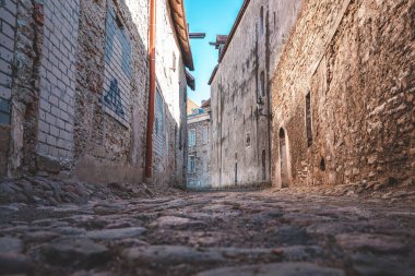 Tallinn şehrinin dar sokakları, Estonya 'nın başkenti..