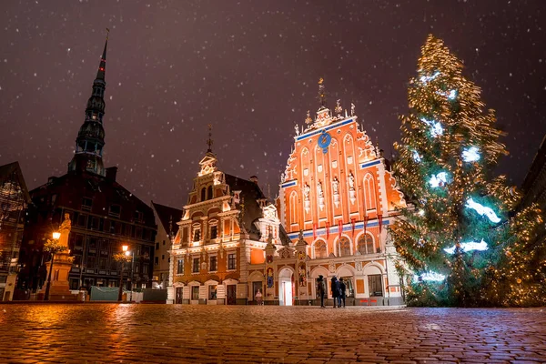 Albero Natale Situato Nella Piazza Della Cupola Nella Vecchia Riga — Foto Stock