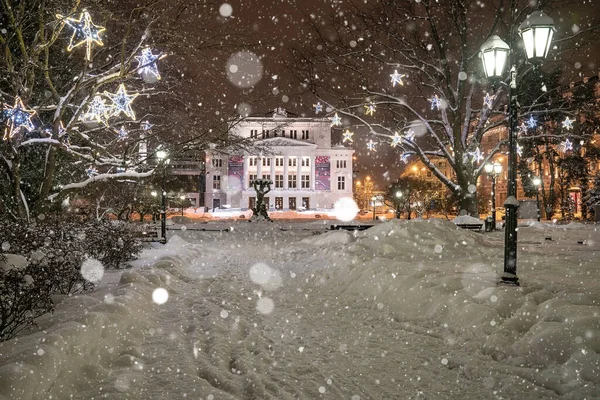 Riga Letonya Ocak 2021 Geceleyin Riga Opera Binasının Gece Manzarası — Stok fotoğraf