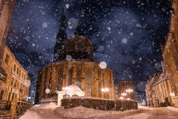 February 2021 Riga Latvia Night View Peters Cathedral Riga Latvia — Stockfoto