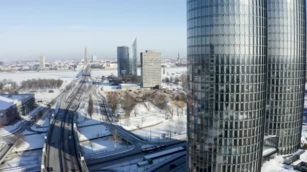 Riga Letônia Janeiro 2021 Multifuncional Torre Forma Edifícios Modernos Arranha — Vídeo de Stock
